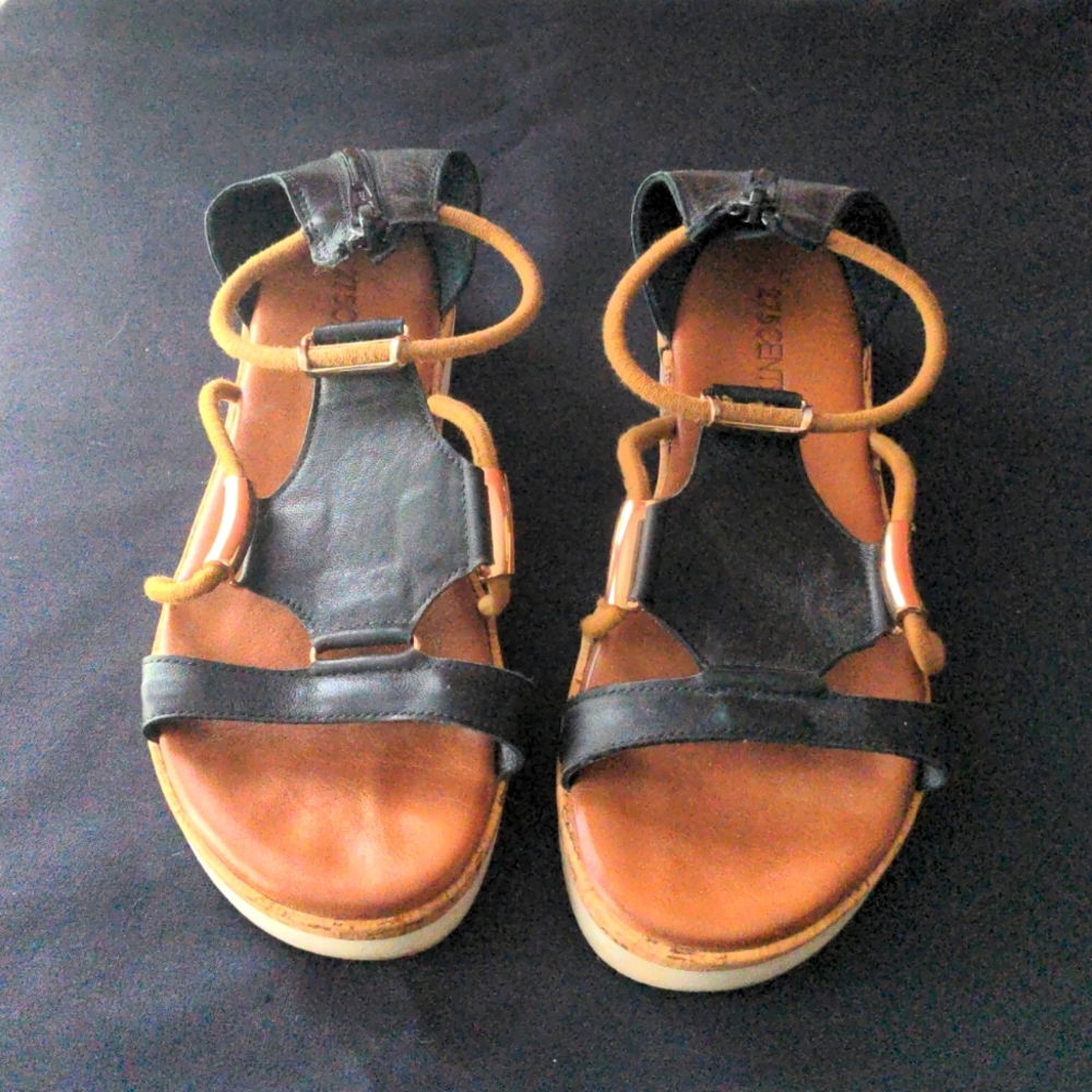 Sandals size 37 or 7.5 275central